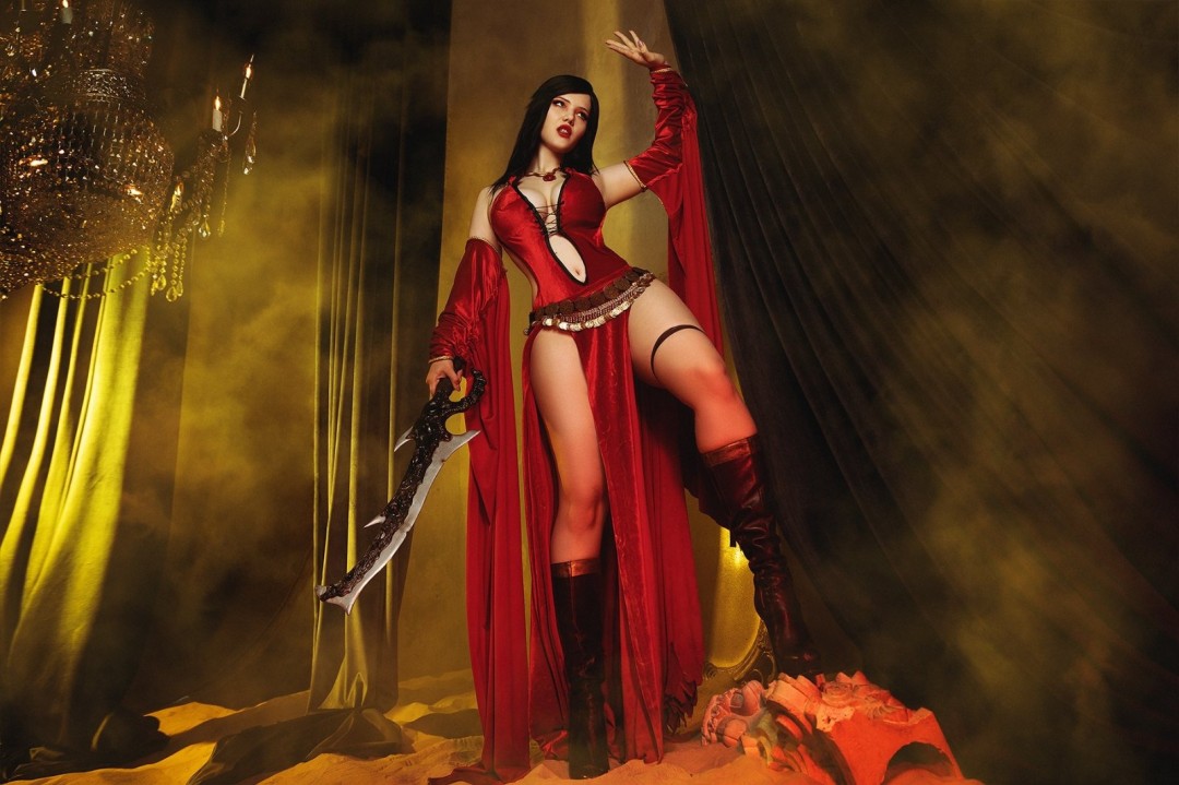 国外美女 lada_beyond Cos 游戏角色，性感造型吸睛