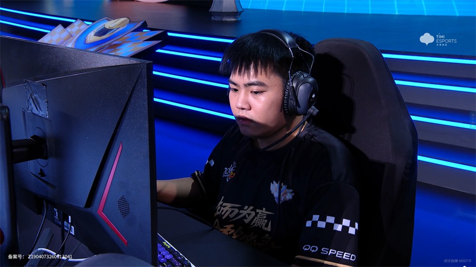 2026谁是车王S21总决赛亚军邓基锋.jpg