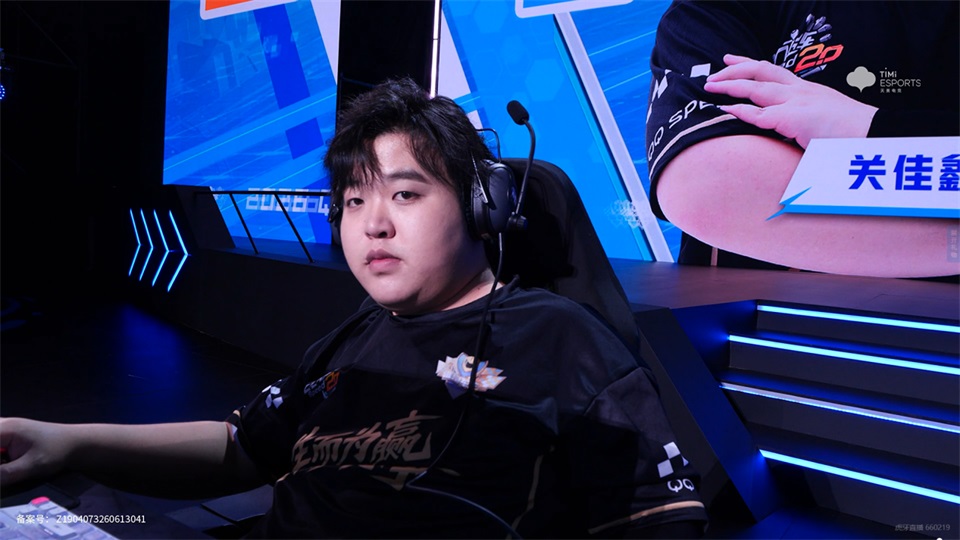 2026谁是车王S21总决赛季军关佳鑫.jpg